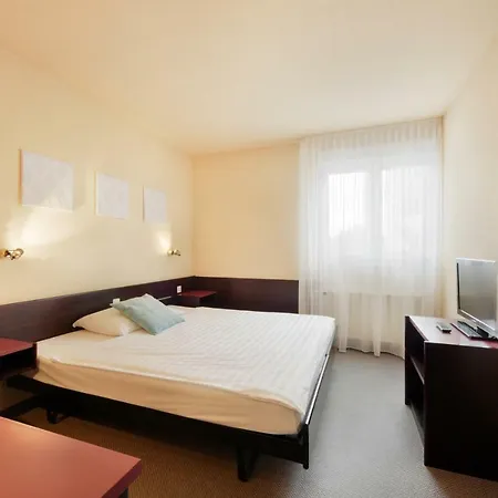 Des Mosaiques Otel Orbe